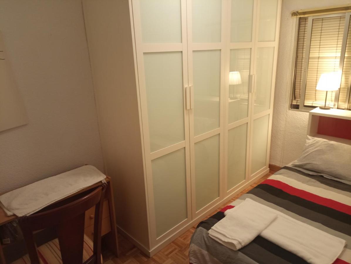 2-Centro Hab Compartida Masculina 8X Bed & Breakfast Мадрид Екстериор снимка