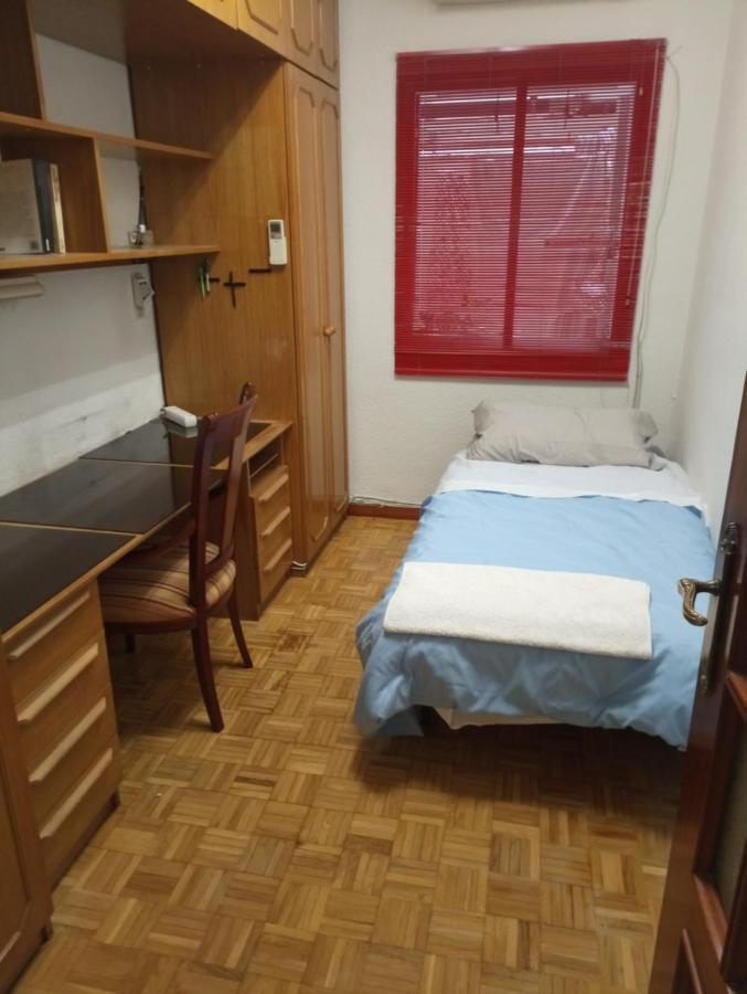 2-Centro Hab Compartida Masculina 8X Bed & Breakfast Мадрид Екстериор снимка